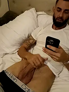 Snapshot of momentum2023 chatting on 30, 11, 2025 momentum2023 online show from 30, 11, 2025