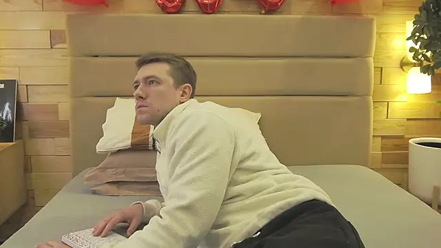 Snapshot of EthanPinkman chatting on 11, 2, 2026 EthanPinkman online show from 11, 2, 2026