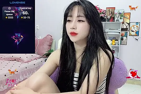  LLisa  online show from 4, 12, 2025