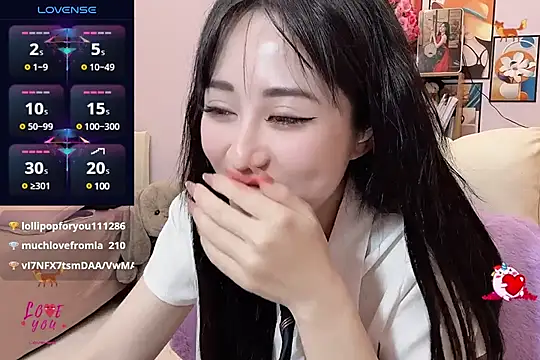  LLisa  online show from 6, 3, 2025