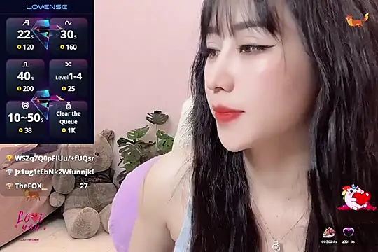  LLisa  online show from 5, 3, 2025