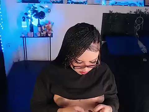 Snapshot of LiaScarlett chatting on 23, 10, 2025 LiaScarlett online show from 23, 10, 2025