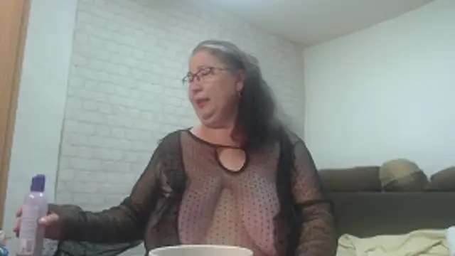 Snapshot of EmmaSquirt chatting on 7, 5, 2026 EmmaSquirt online show from 7, 5, 2026
