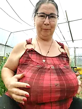 Snapshot of EmmaSquirt chatting on 2, 6, 2026 EmmaSquirt online show from 2, 6, 2026