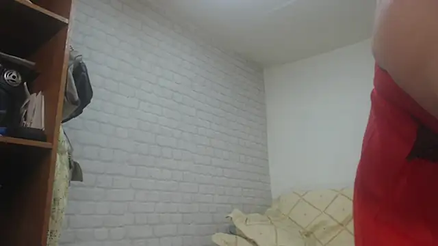 EmmaSquirt online show from 2, 3, 2025