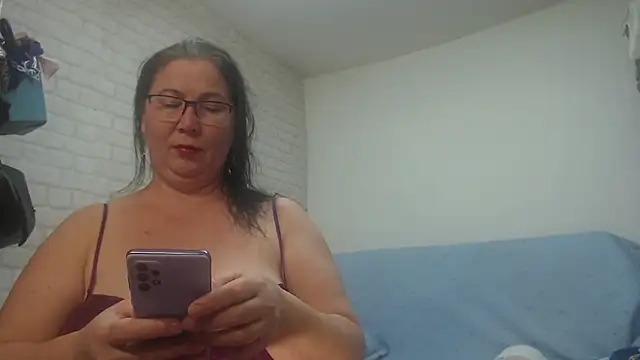 EmmaSquirt online show from 17, 12, 2025