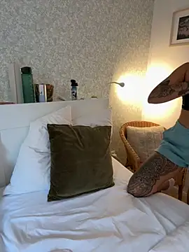 Snapshot of Alisa-Marie chatting on 1, 11, 2025 Alisa-Marie online show from 1, 11, 2025