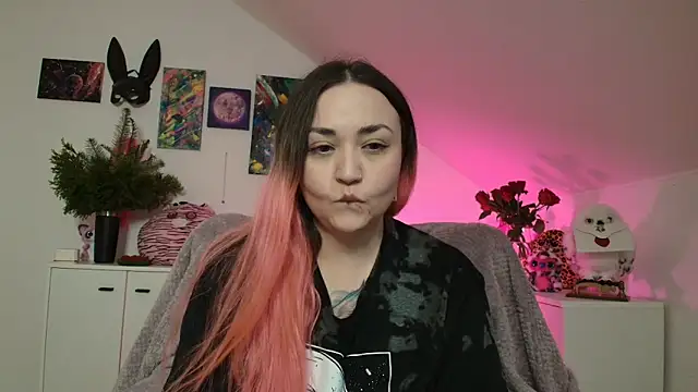 PinkHurricaneOfficial online show from 25, 3, 2026