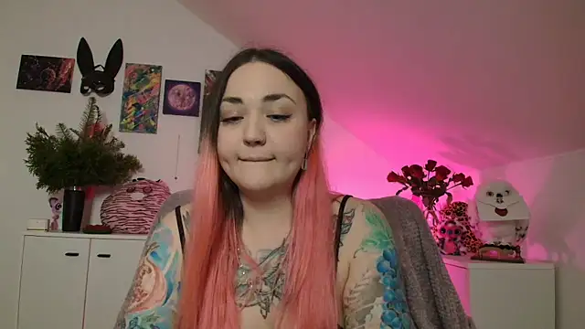 PinkHurricaneOfficial online show from 28, 3, 2026