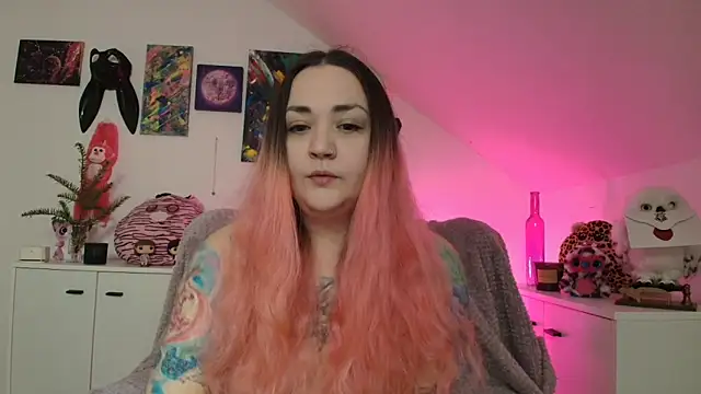 PinkHurricaneOfficial online show from 8, 4, 2026