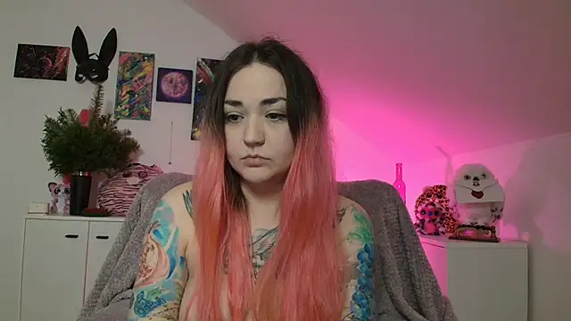 PinkHurricaneOfficial online show from 23, 3, 2026