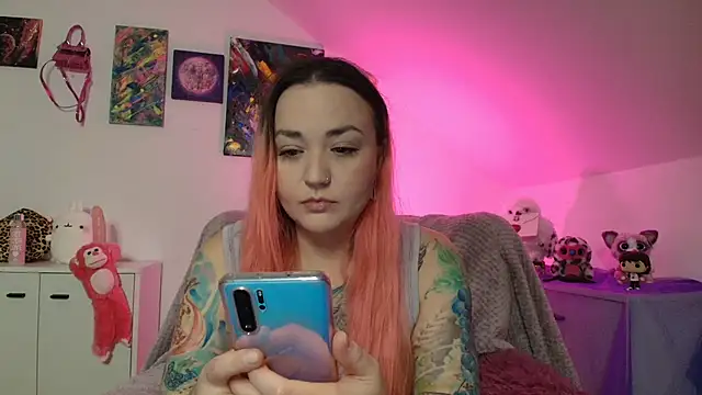 PinkHurricaneOfficial online show from 4, 11, 2025