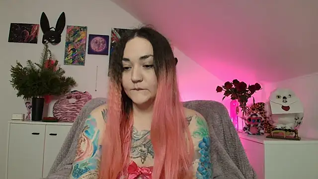 PinkHurricaneOfficial online show from 2, 4, 2026