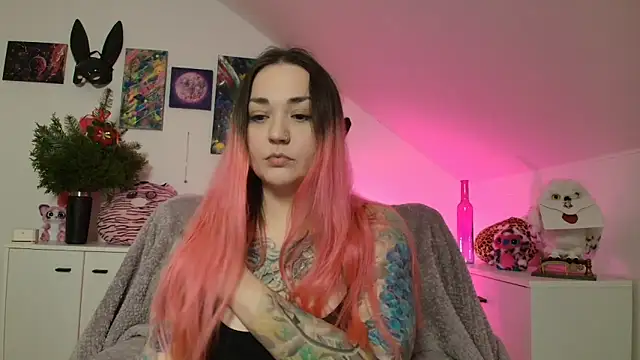 PinkHurricaneOfficial online show from 16, 3, 2026