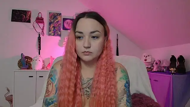 PinkHurricaneOfficial online show from 18, 9, 2025