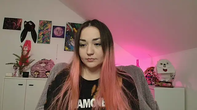 PinkHurricaneOfficial online show from 10, 4, 2026