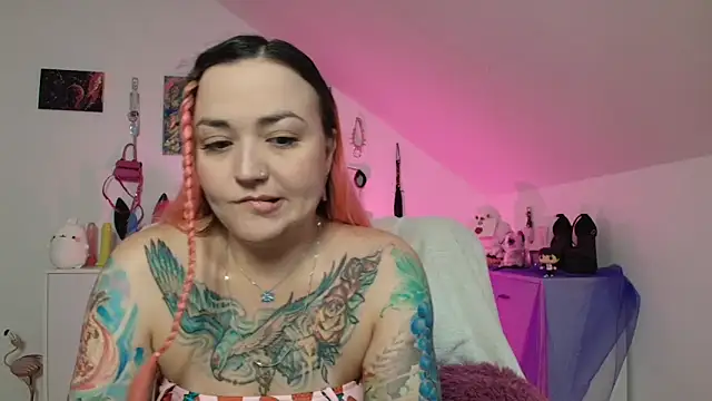 PinkHurricaneOfficial online show from 13, 9, 2025