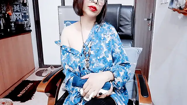 Snapshot of Miu-Le chatting on 10, 2, 2026 Miu-Le online show from 10, 2, 2026