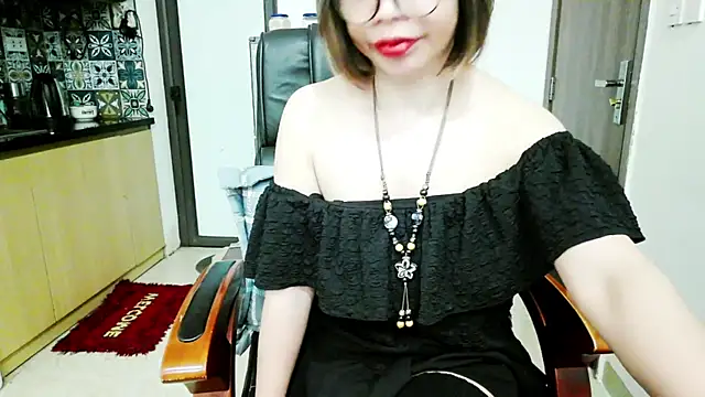 Miu-Le online show from 8, 11, 2025