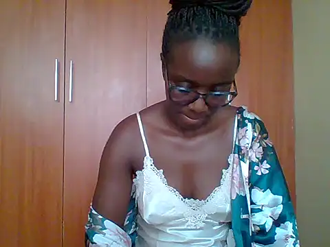 sexy darleen23 online show from 12, 4, 2026