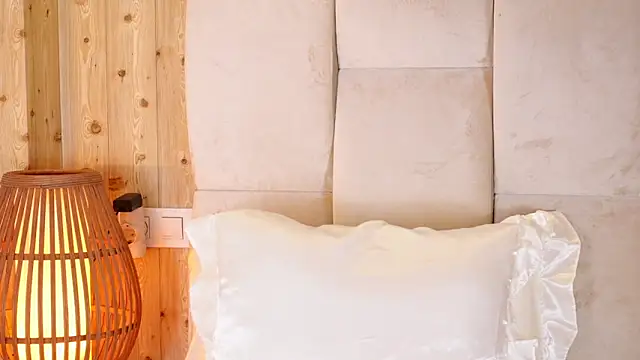 KiraKayleigh1 online show from 1, 11, 2025