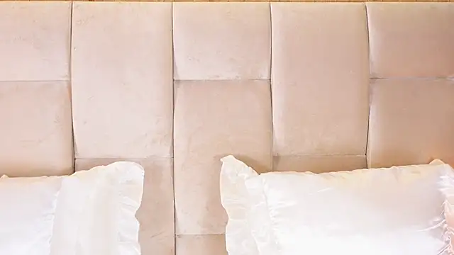 KiraKayleigh1 online show from 13, 10, 2025