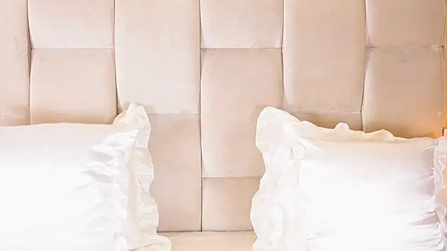 KiraKayleigh1 online show from 11, 11, 2025