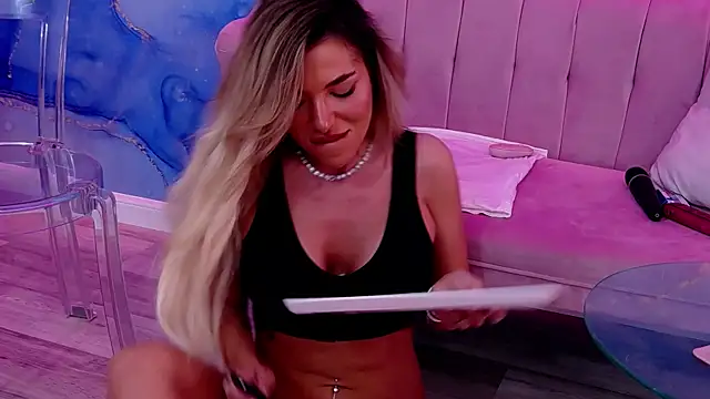 ClaraHazel online show from 3, 3, 2025