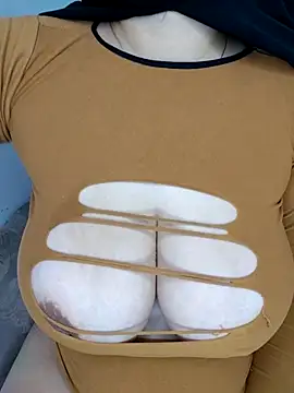 Snapshot of shirazz_najmm chatting on 12, 9, 2025 shirazz najmm online show from 12, 9, 2025