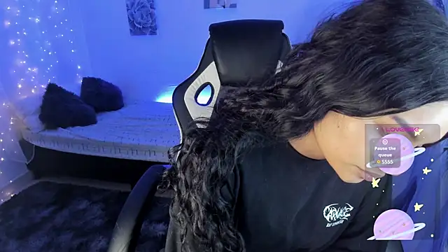 Riana Kean online show from 7, 10, 2025