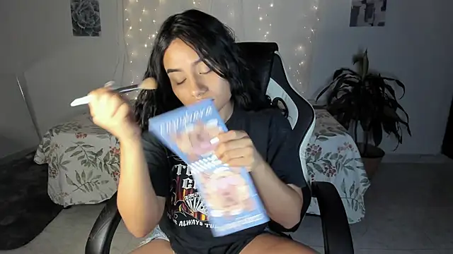 Riana Kean online show from 27, 10, 2025