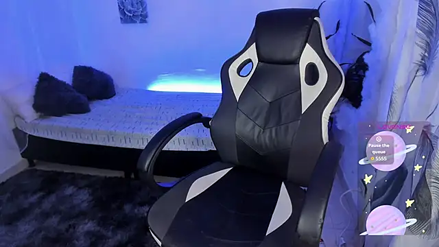 Riana Kean online show from 9, 10, 2025