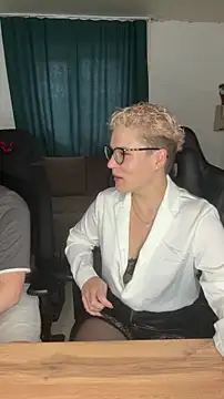 MrMrsRight online show from 26, 9, 2025