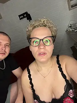 MrMrsRight online show from 3, 11, 2025