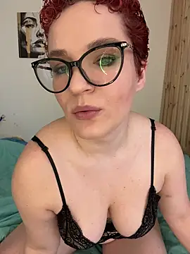 MrMrsRight online show from 4, 5, 2026