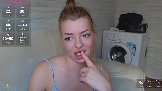 RinaBlondie online show from 25, 9, 2025