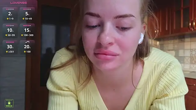 RinaBlondie online show from 22, 9, 2025