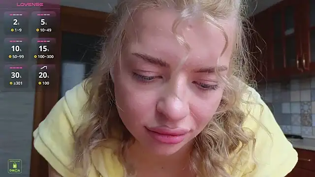 RinaBlondie online show from 6, 10, 2025