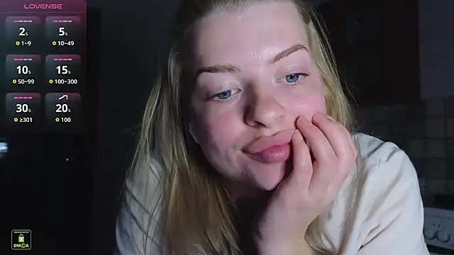 RinaBlondie online show from 12, 10, 2025