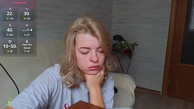 RinaBlondie online show from 22, 10, 2025