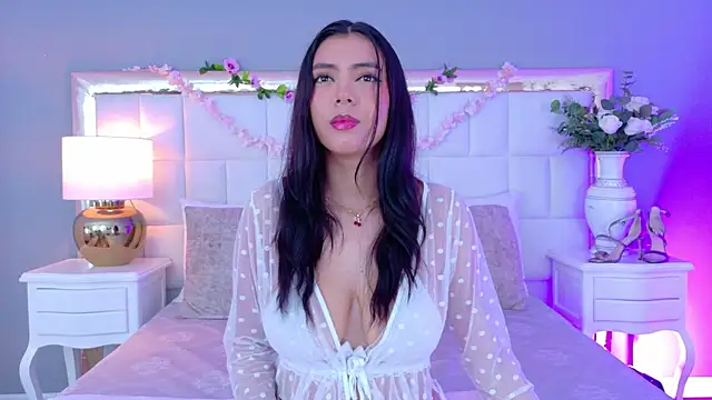 Julie Bennet online show from 9, 10, 2025