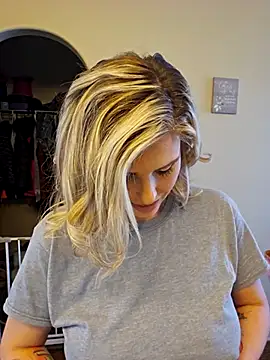 ellieconradxo online show from 7, 3, 2025