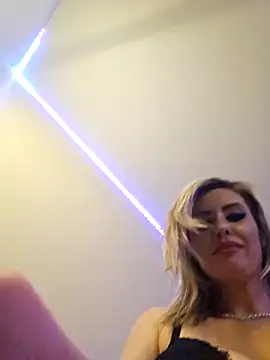 ellieconradxo online show from 3, 1, 2025