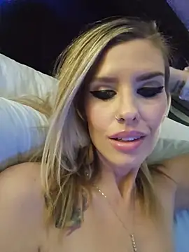 ellieconradxo online show from 14, 7, 2026