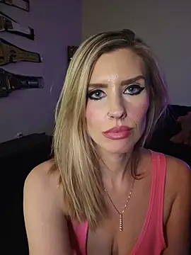 ellieconradxo online show from 10, 6, 2026
