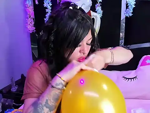 Cocoo Nuth online show from 28, 9, 2025