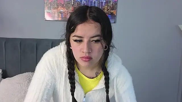 Snapshot of Alli_cooper chatting on 7, 7, 2026 Alli cooper online show from 7, 7, 2026