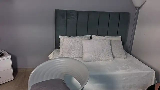 Alli cooper online show from 14, 4, 2026