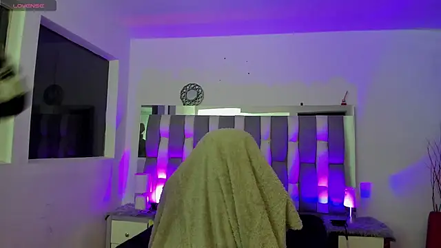 Megan wolf1  online show from 15, 3, 2025