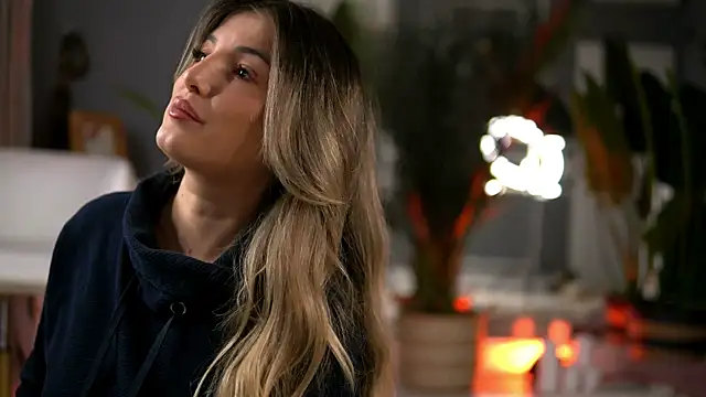 KellyMathews online show from 16, 12, 2025